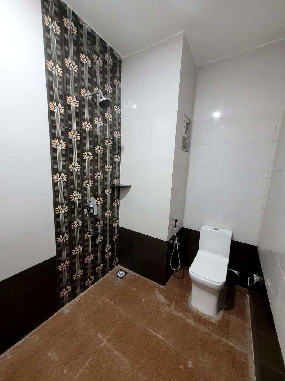 Modern private bathroom with shower